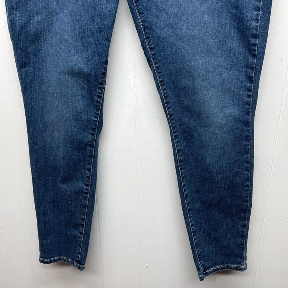 Levi's Strauss Signature Totally Shaping Pull On Skinny Womens Jeans Size Medium - Picture 4 of 11